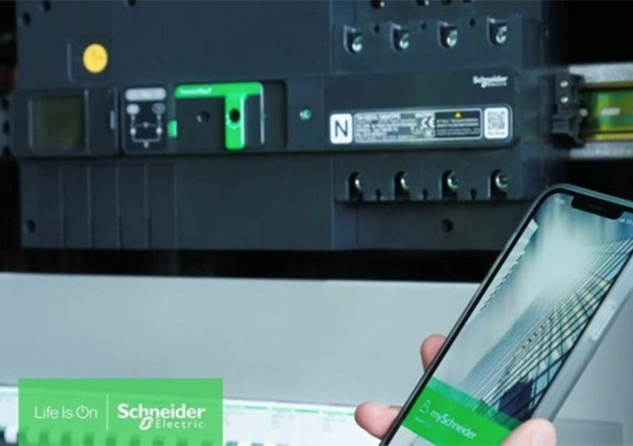 foto noticia Schneider Electric presenta TransferPacT, la nueva generación de conmutadores automáticos de redes, que garantiza la continuidad de suministro energético en infraestructuras críticas.